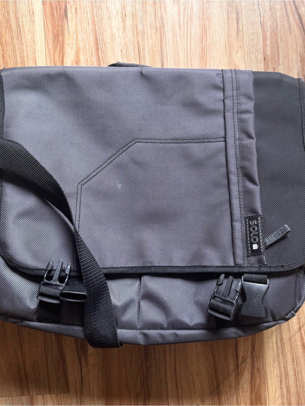 solo Gray Men's Messenger Bag with Buckle Closures